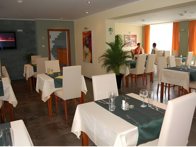 Food & Drinks 4, Hotel 21, Bratislava II