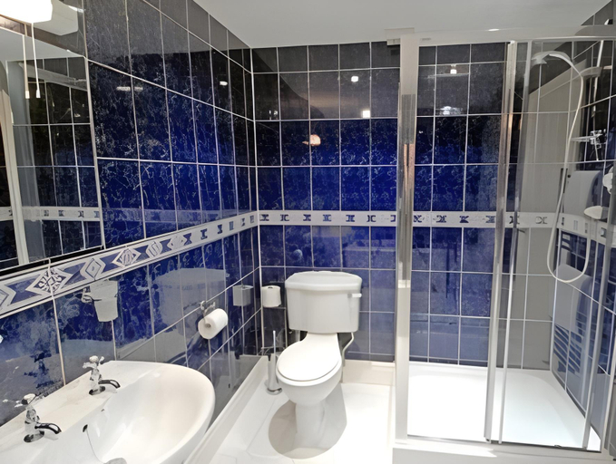 Bathroom 3, The Temperance Inn, Ambleside - The Inn Collection Group, Cumbria