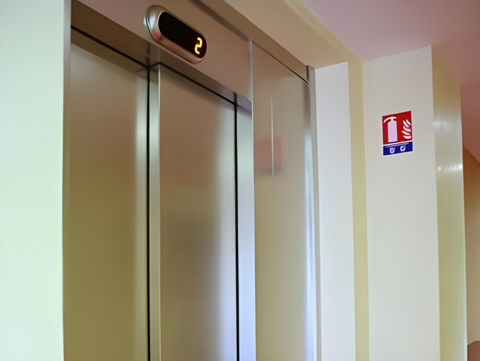 Others 5, Hotel Le Commerce, Savoie