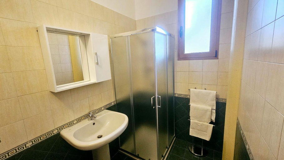 Bathroom 3, La Pineta, Lecce