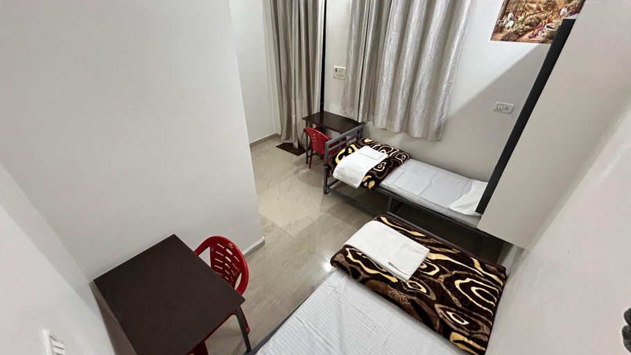 Others 3, Happy Homestay, Kaushambi