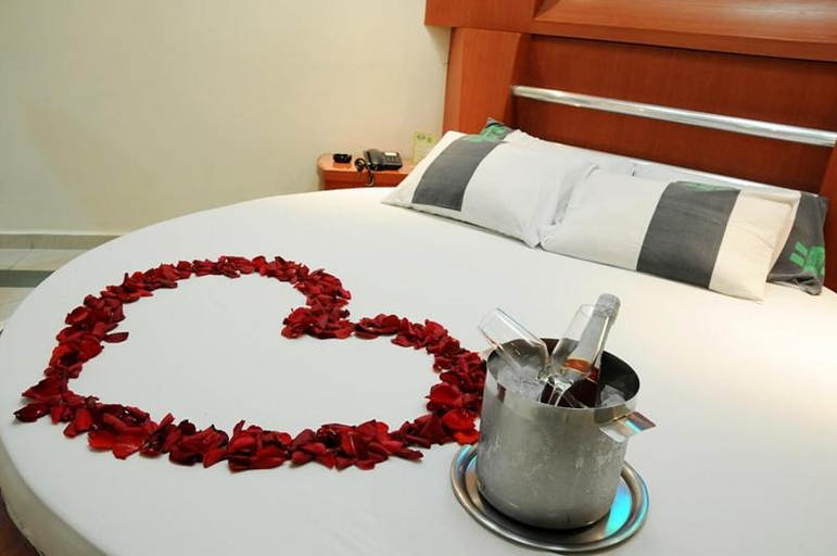Bedroom 30
