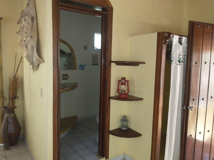 Bathroom 3, Hacienda Jaqueline, Compostela