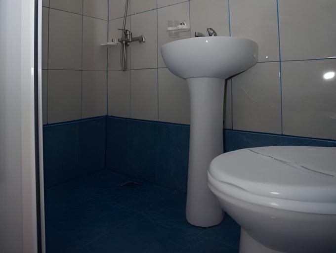 Bathroom 2, Hotel Proton K3, Mangalia