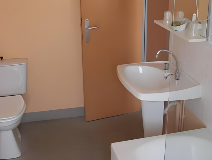 Bathroom 3, Logis Hotel de France, Haute-Vienne