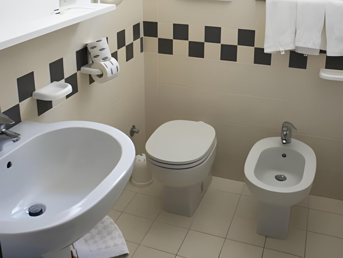 Bathroom 3, Baia Bianca Suites, Livorno