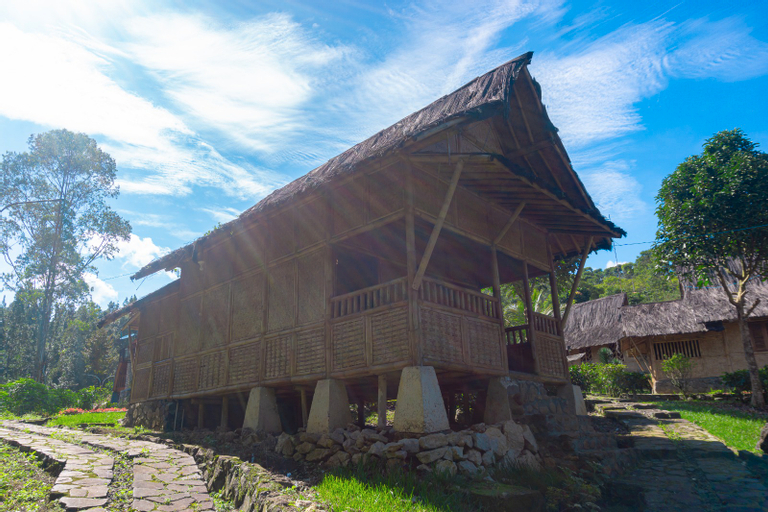 Exterior 10