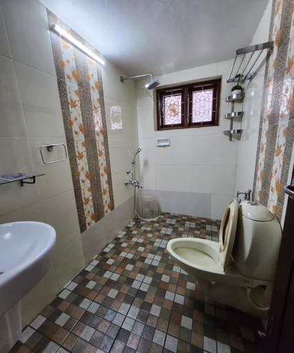 Bathroom 3, Bharatham Heritage Inn, Kannur