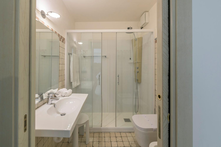 Bedroom 3, Hotel Golf Inn, Udine
