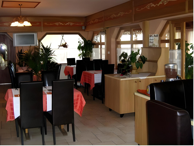 Food & Drinks 4, Hotel Zeta, Lenti