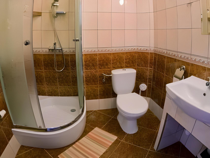 Bathroom 3, Dwor Dziekanow, Busko