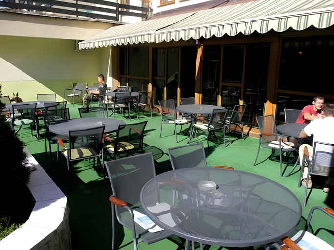 Food & Drinks 4, Hotel Kamei, Snina