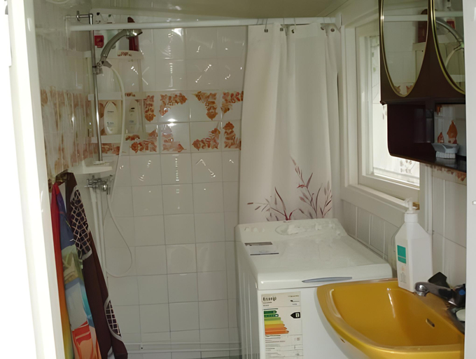 Bathroom 2, Karlholm Snatra Stugomrade, Tierp