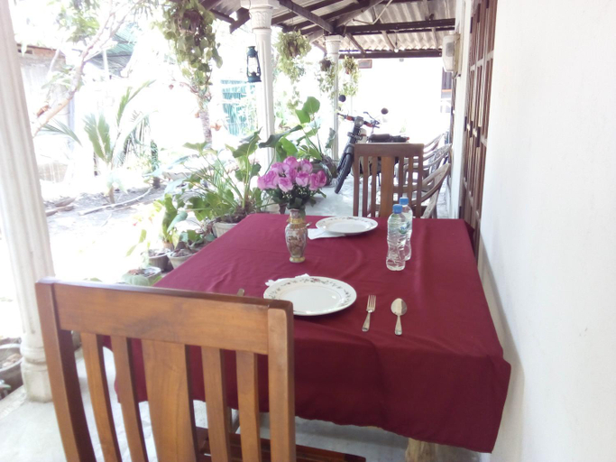 Food & Drinks 3, T & U Homestay, Katana