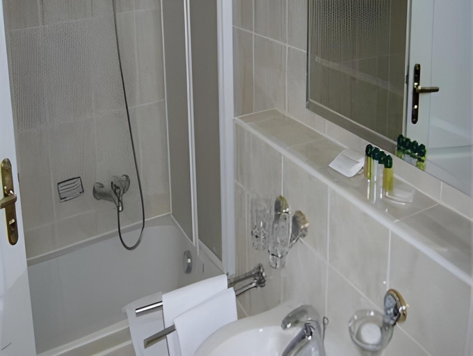 Bathroom 4, Spa & Wellness Hotel Silva, Cheb