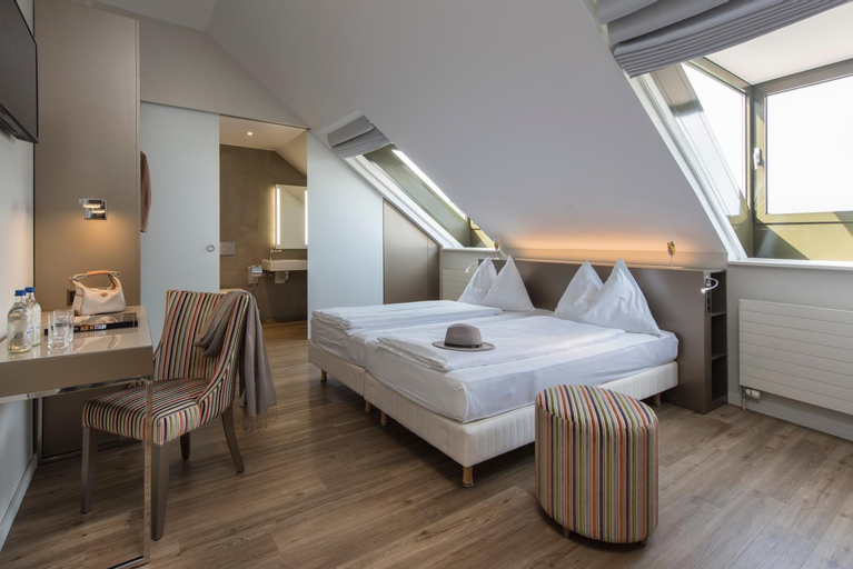 Bedroom 3, Hotel Du Theatre, Jura-North Vaudois