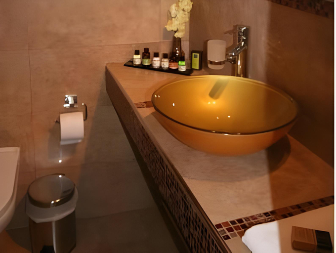Bathroom 3, Thea, South Aegean