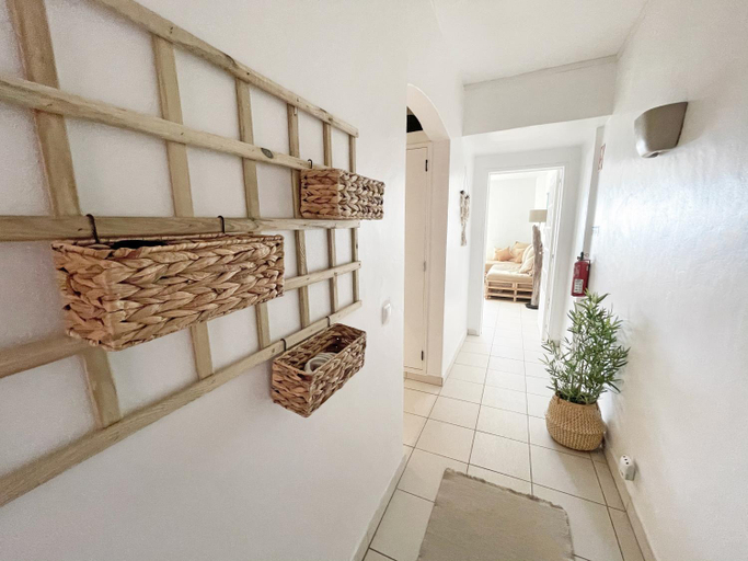 Others 3, Beachfront Oura | 100m Beach, 300m Strip, 1Gb Wifi, Albufeira