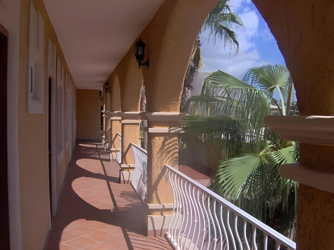 Others 5, Hotel Angra, Comondú