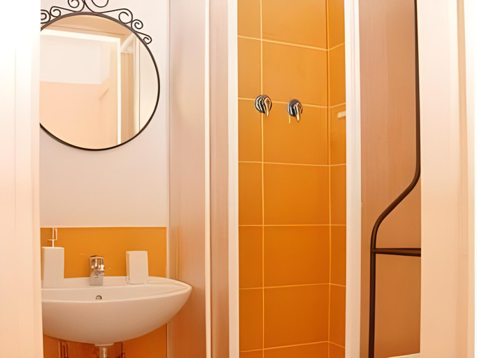 Bathroom 3, Sichelgaita Apartment, Salerno