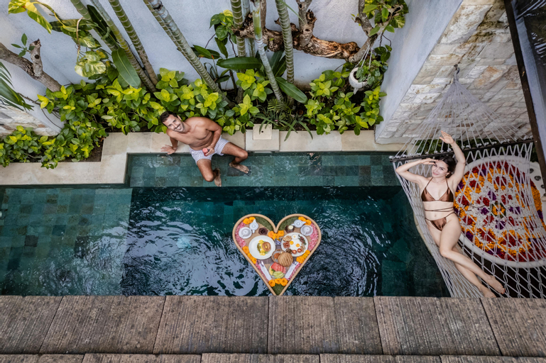 Swimming Pool 16