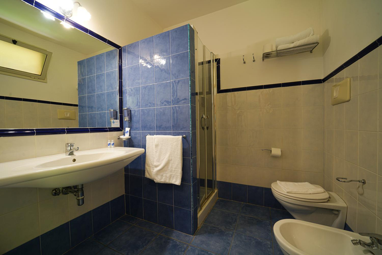 Bathroom 5, Futura Club La Praya, Vibo Valentia