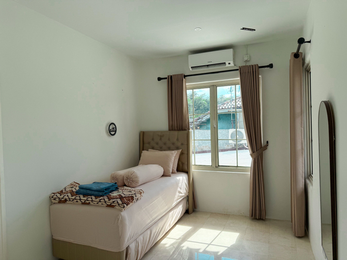Bedroom 3, Sakala Home at Sentul City (4BR - 15Persons), Bogor