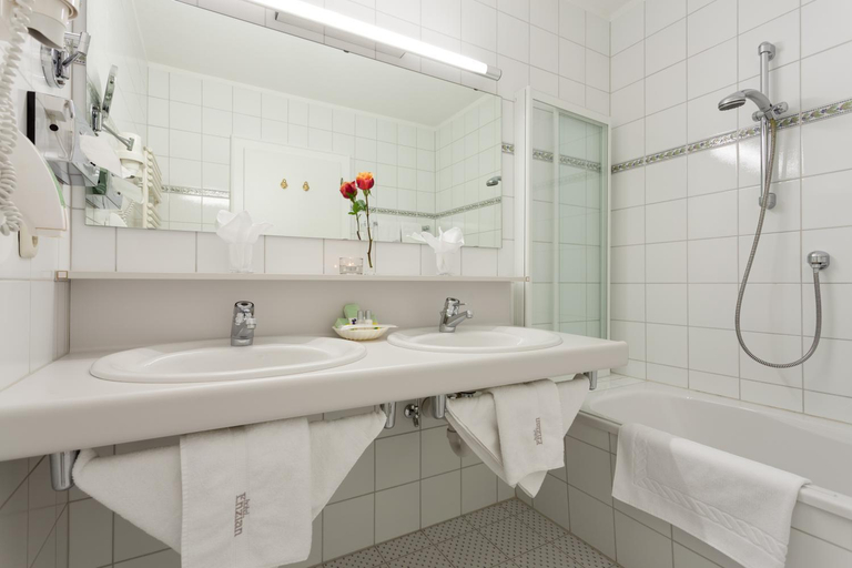Bathroom 4, Hotel Enzian, Bludenz
