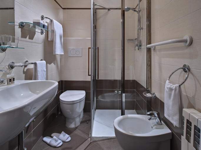 Bathroom 4, Hotel Terme Marco Polo, Padua