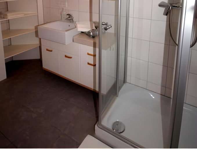 Bathroom 3, Lowen Hotel & Restaurant, Esslingen