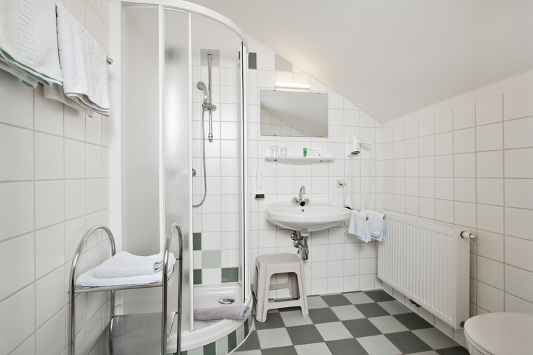 Bathroom 3, Familie Zuser Hotel Garni, Lilienfeld