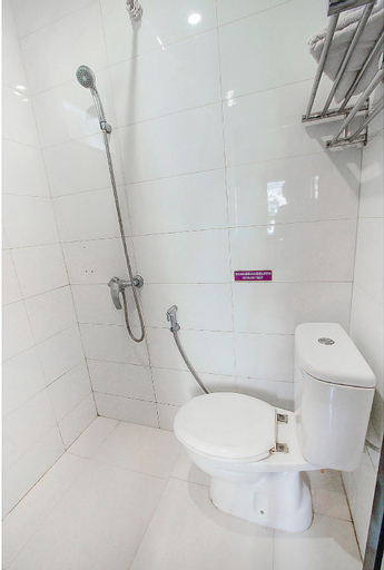 Bathroom 10