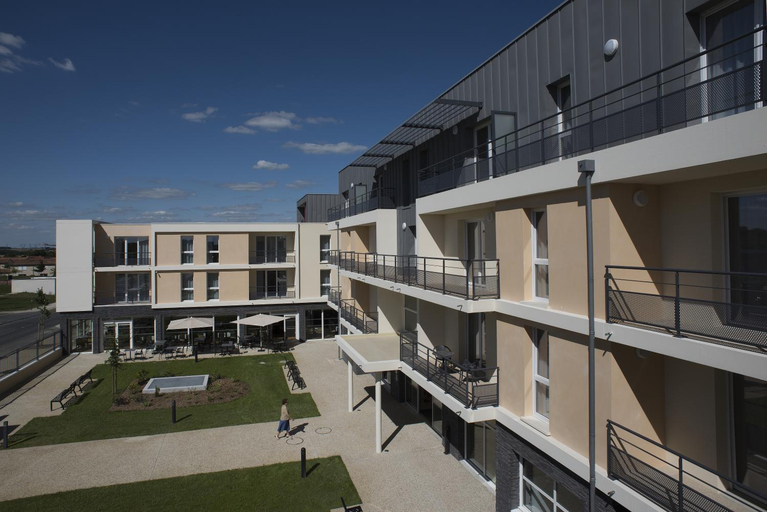 Others 4, Domitys La Clef des Champs, Vienne