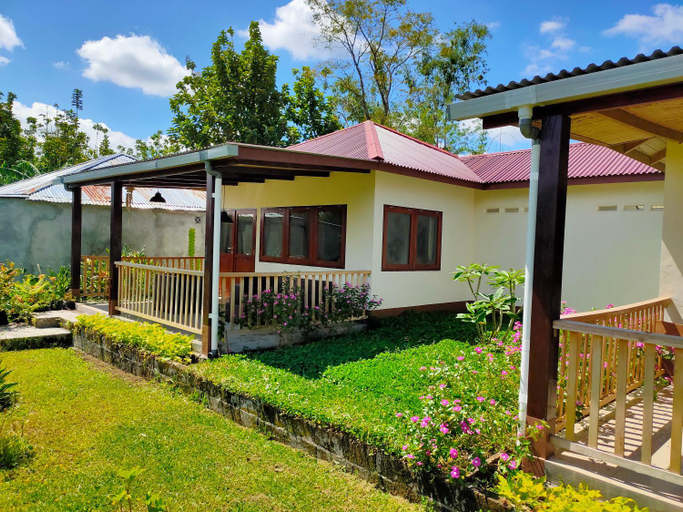 Exterior 11
