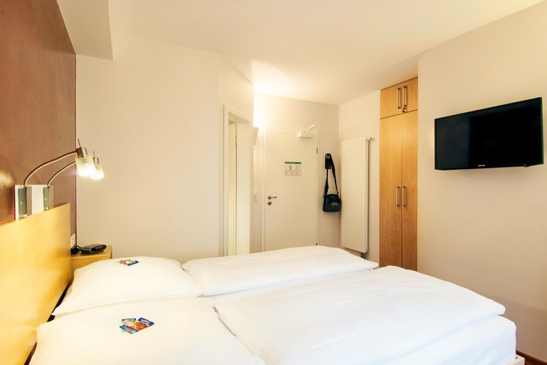 Bedroom 12
