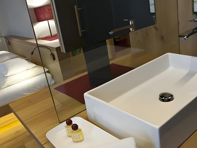 Bathroom 3, Das Panorama Dependance, Bolzano