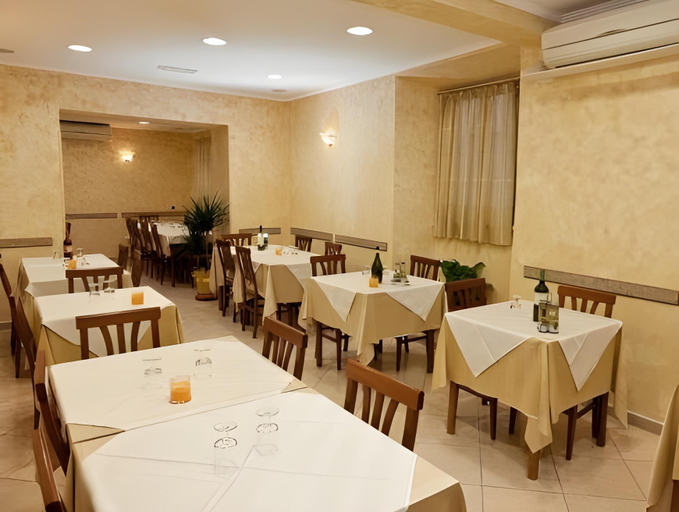 Food & Drinks 4, Le Rose, Rome