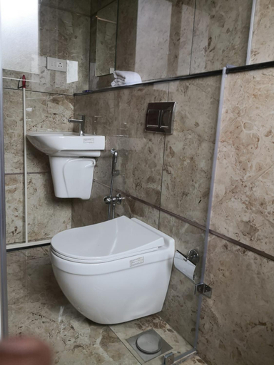 Bathroom 4, Santhi Hill View Resort, Idukki