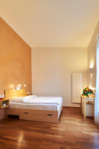 Bedroom 13