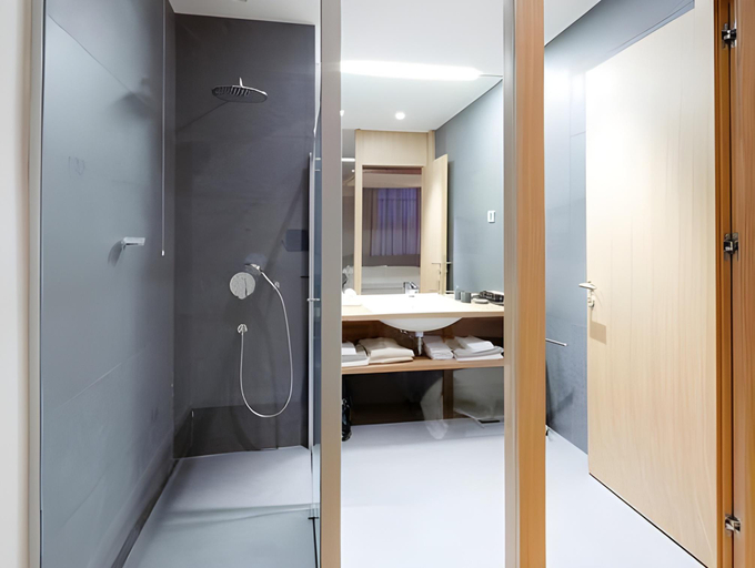 Bathroom 3, Gredic Heritage Residences, Gorizia