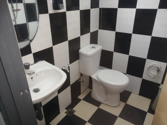 Bathroom 3, Kamar Musafir MMS, Kinta
