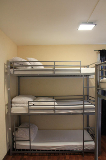Bedroom 4, Stay2Night Hostel, Zürich