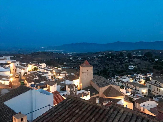 Others 4, Villa for 4 with feature pool & great reviews, Almería