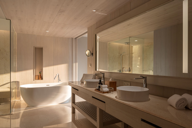 Bathroom 22