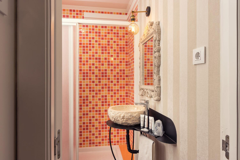Bathroom 2, Hostal Chelsea, A Coruña