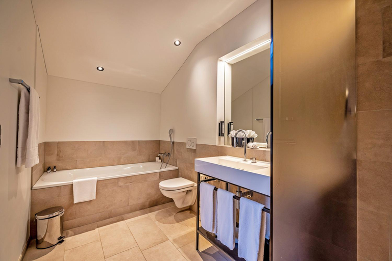Bathroom 2, Boutique Hotel Pellas, Surselva