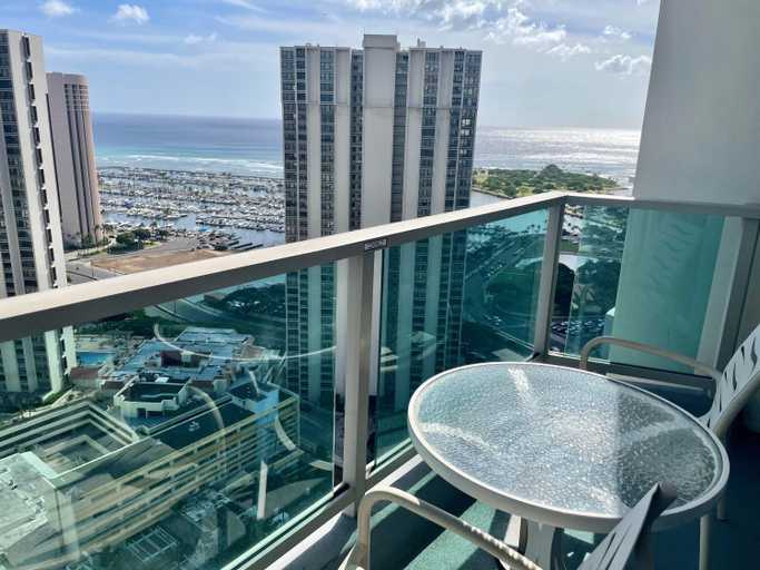 Others 5, Ala Moana Hotel 31st floor, Honolulu