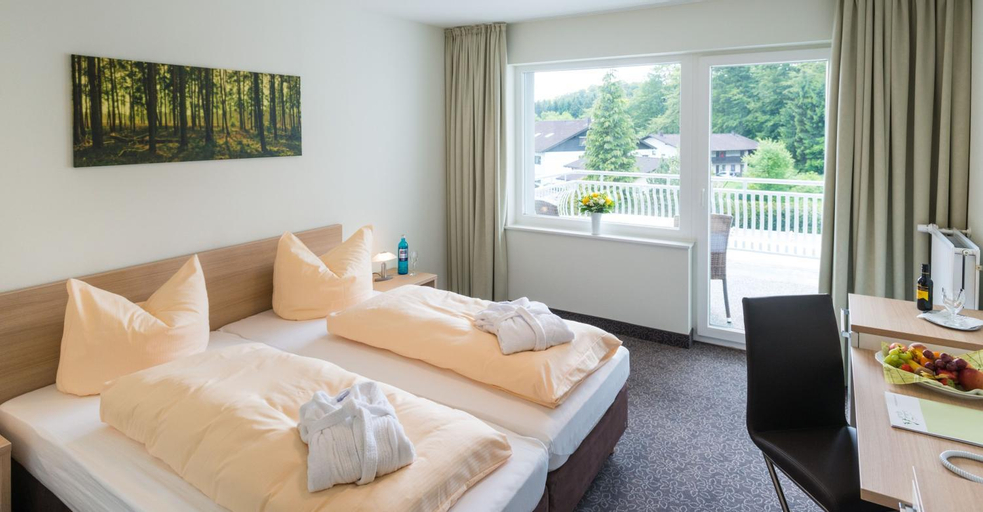 Bedroom 3, Landhotel Kristall, Westerwaldkreis