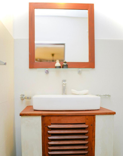 Bathroom, Chariot Square, K.F.G. & G. Korale