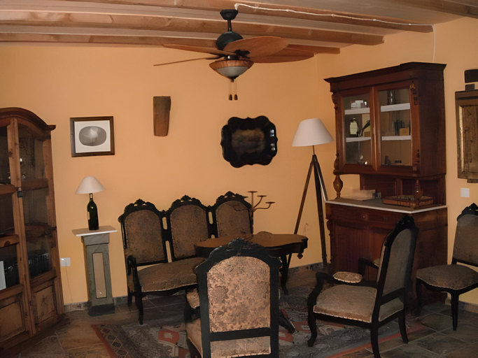 Public Area 2, El Jardín de la Huerta, León